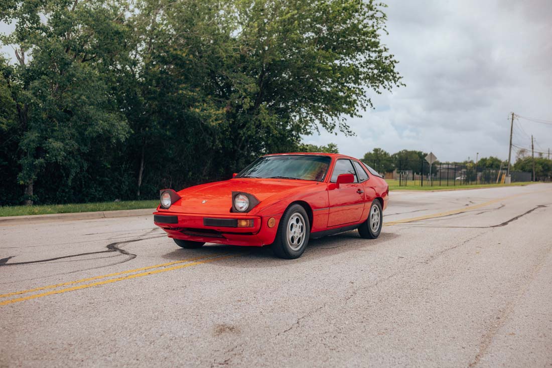 Classic cars PORSCHE 924 S for sale