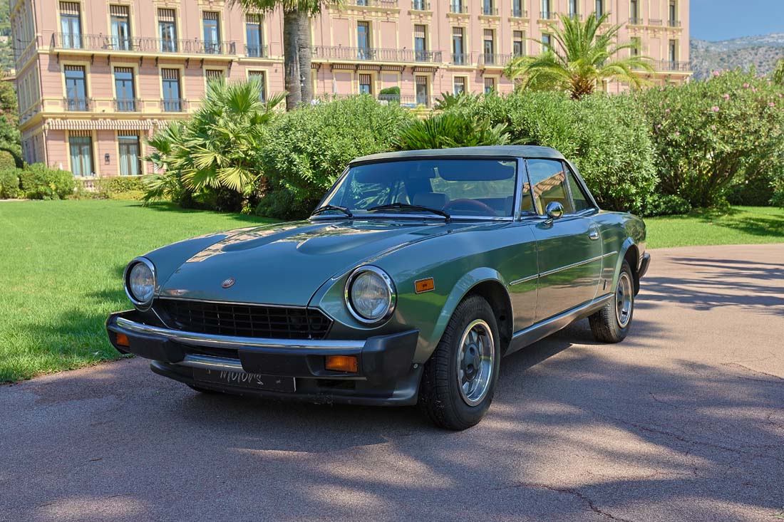 Classic cars FIAT 124 spider 2000 for sale