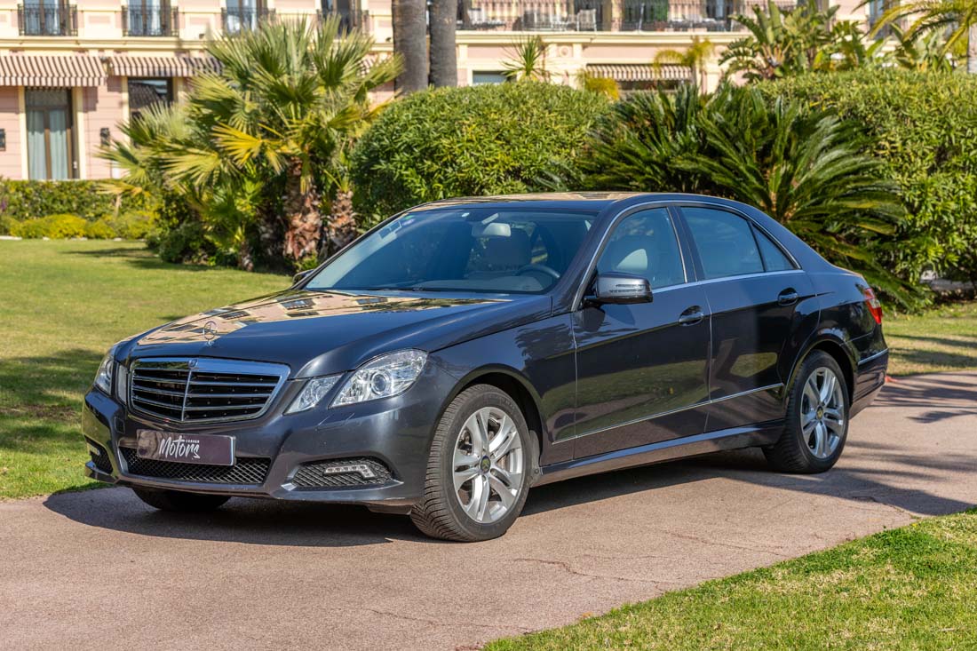 Classic cars MERCEDES-BENZ E500 V8 4matic Avantgarde W212 for sale