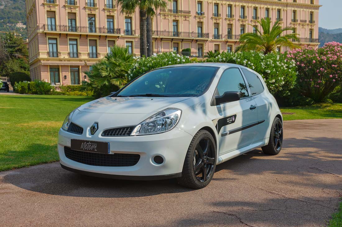Classic cars RENAULT Clio III RS World Series for sale